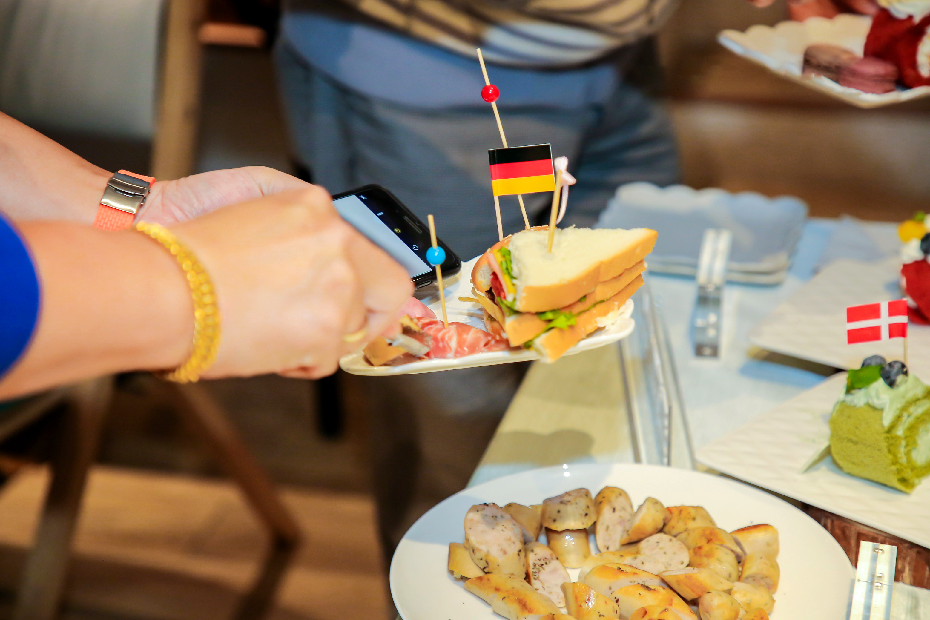 为什么越来越多的企业选择星小象咖啡酒吧来做上门茶歇、冷餐会？