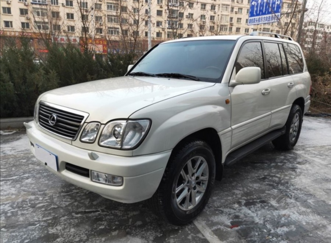 丰田陆巡对比沃尔沃xc60,丰田陆巡和雷克萨斯570哪个好