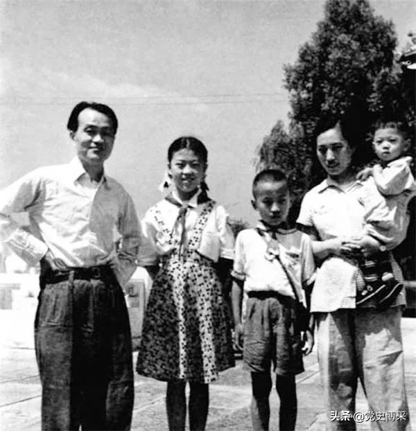 *乔木胡**：子女眼中的“*党**内一支笔”