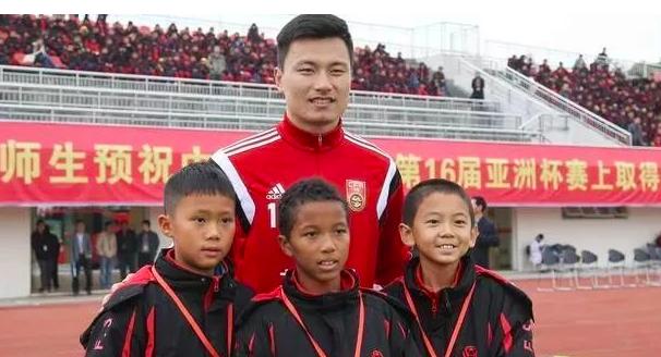 17岁留洋的中国小将,16岁中国混血小将