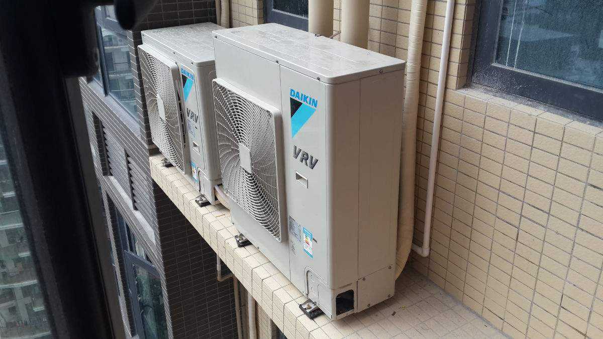 一拖一风管机与柜式空调比较,风管机和挂机有什么区别呢