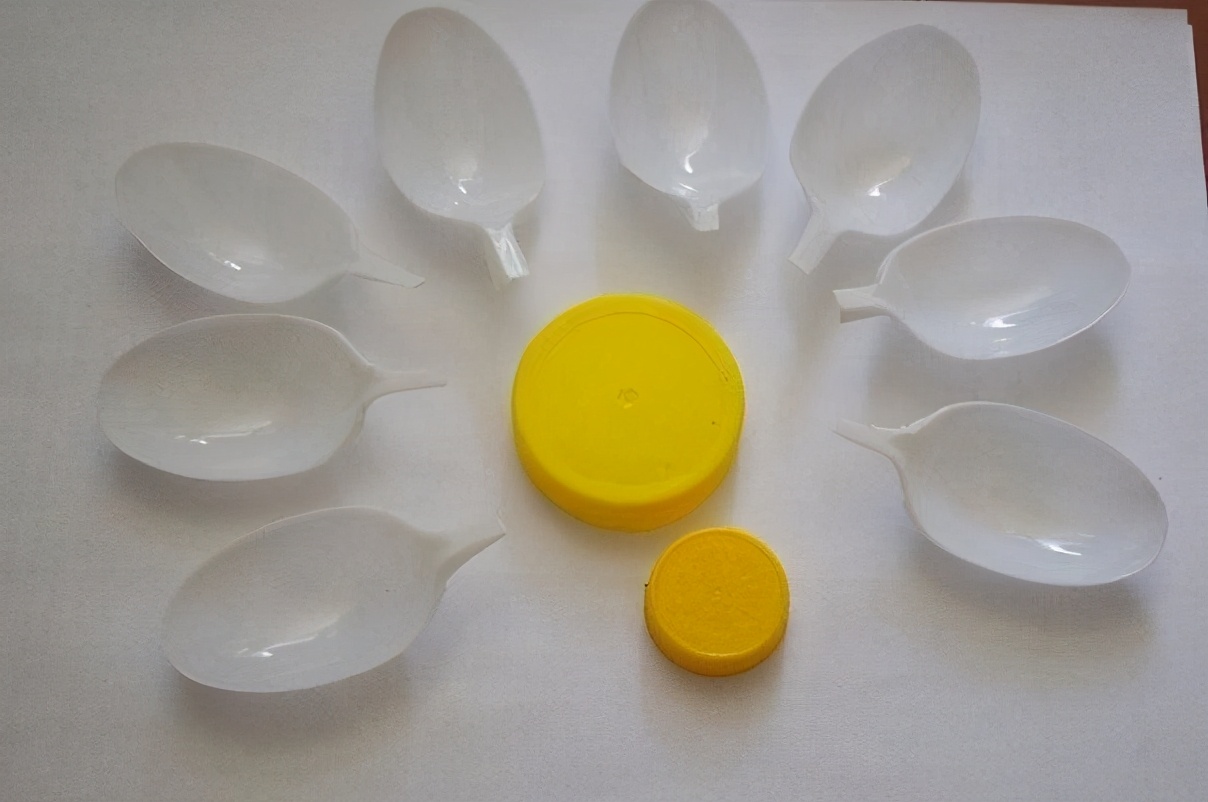 生活小技巧：用塑料勺子手工制作仿真花，装饰家居超漂亮，看教程