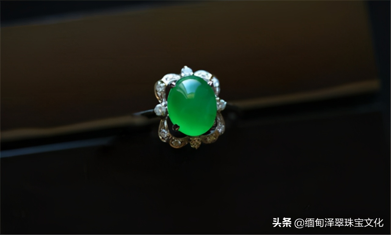 翡翠颜色的细节分类详解,翡翠帝王绿玉髓图片大全