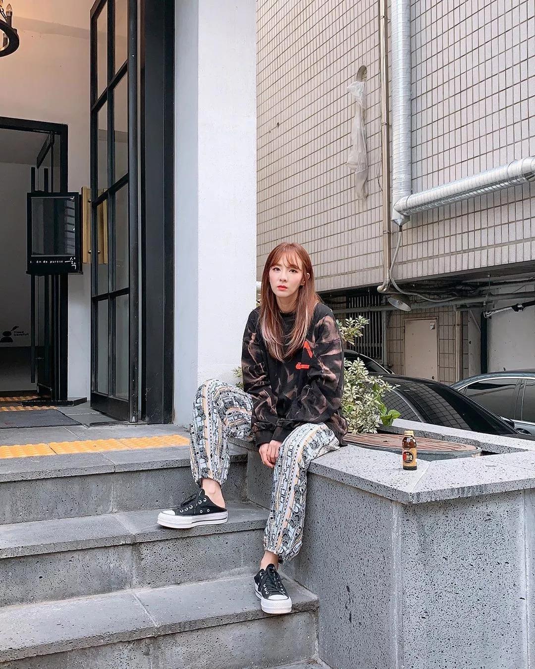 易烊千玺权志龙同款鞋,易烊千玺权志龙造型