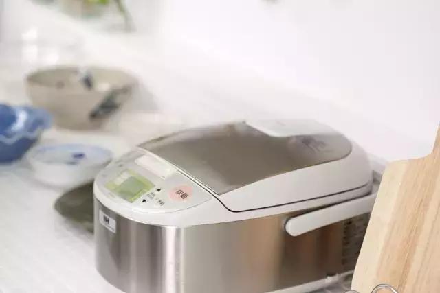 手机进水怎么办？别怕，用上这几招就行