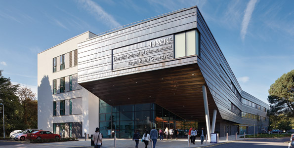 卡迪夫大学和埃克塞特大学哪个好,选择英国纽卡斯尔还是澳洲八大