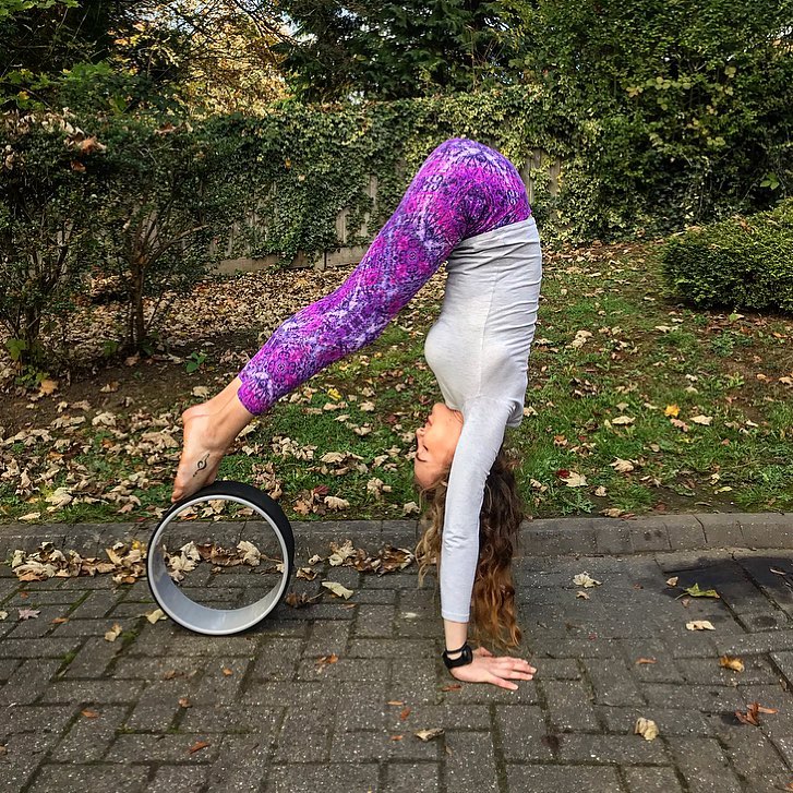 练胸部饱满不外扩最有效的瑜伽,紧实大腿和臀部瑜伽