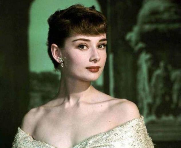 赫本是众多男人心中的女神,赫本坎坷情路