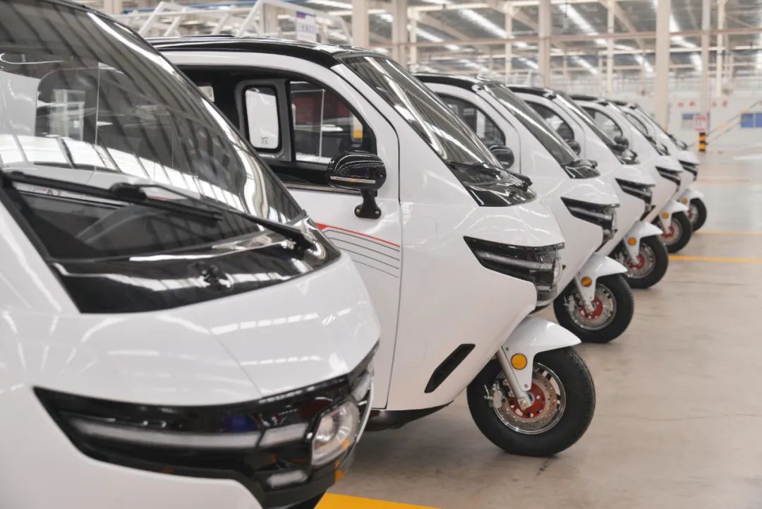 冬天接娃最好的代步车,全封闭三轮车最好买哪种