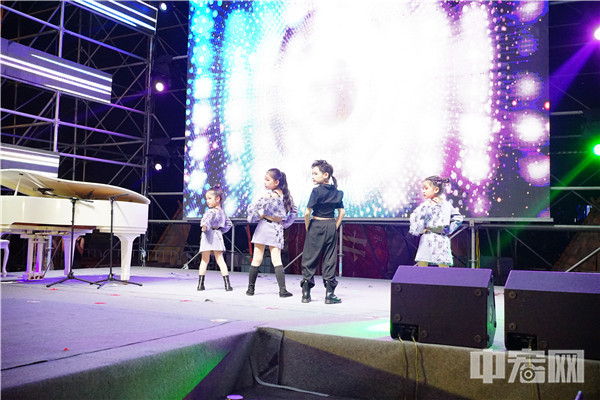 黑白琴键上跳动的仲夏夜梦：带你走进曹野川的音乐世界