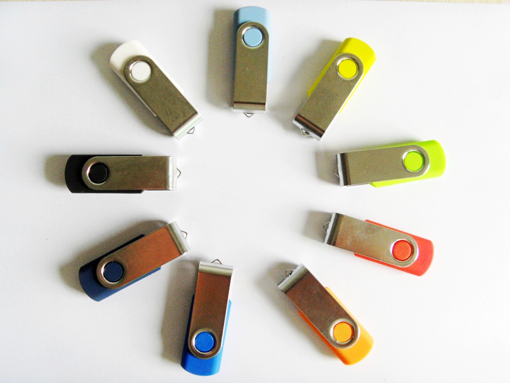 u盘接口和充电器接口一样吗,u盘插进充电器会发生什么