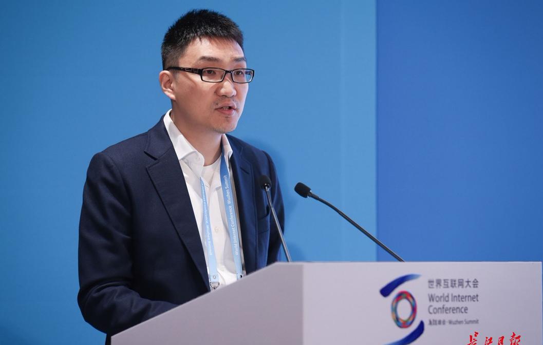 黄峥卸任ceo拼多多走向成熟,黄峥辞任拼多多董事长你怎么看