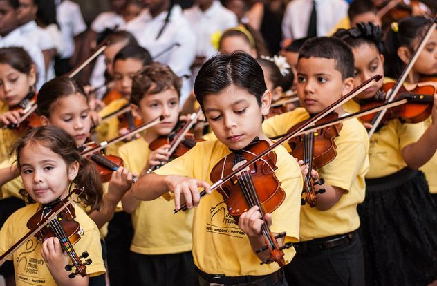 深度｜哪有苦难，哪里就需要天籁——音乐救助风暴为什么席卷全球