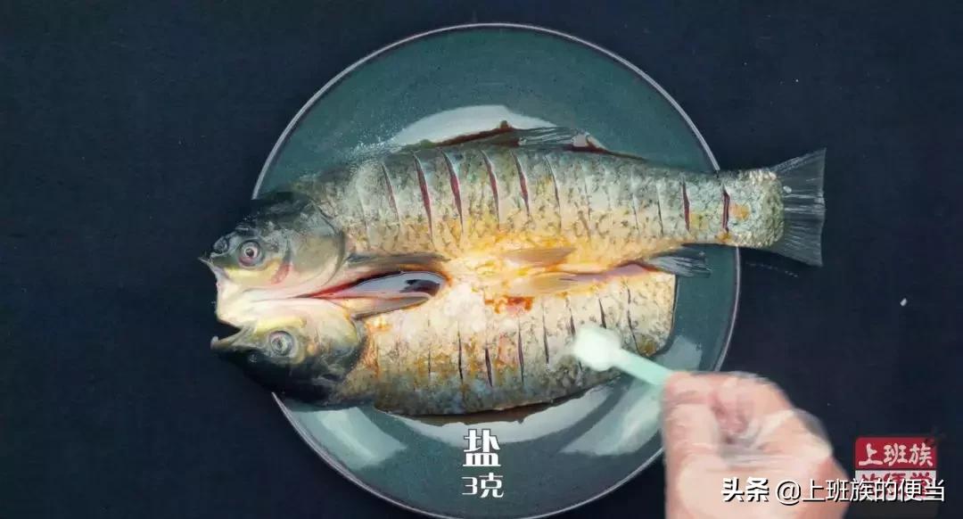 烤鱼不用烧烤怎么做,怎么烤出外酥里嫩的烤鱼