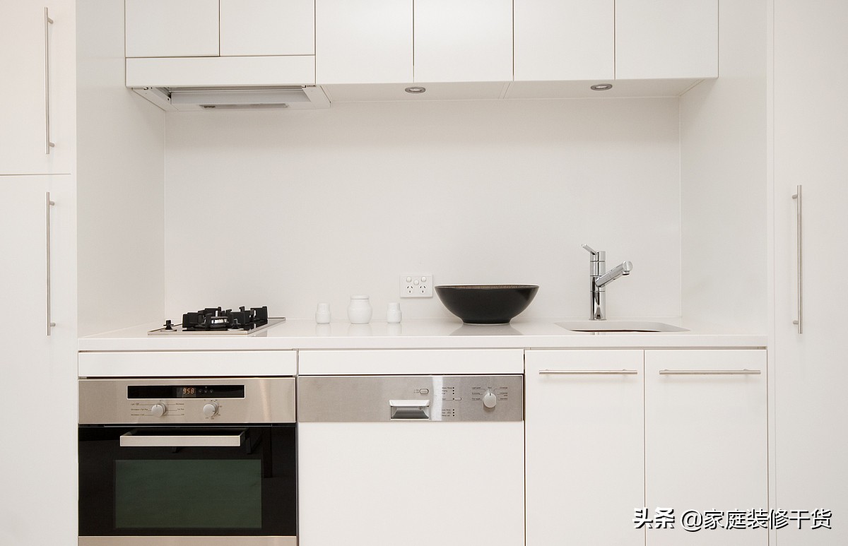 厨房可以移位置吗,厨房烟道可以移位吗