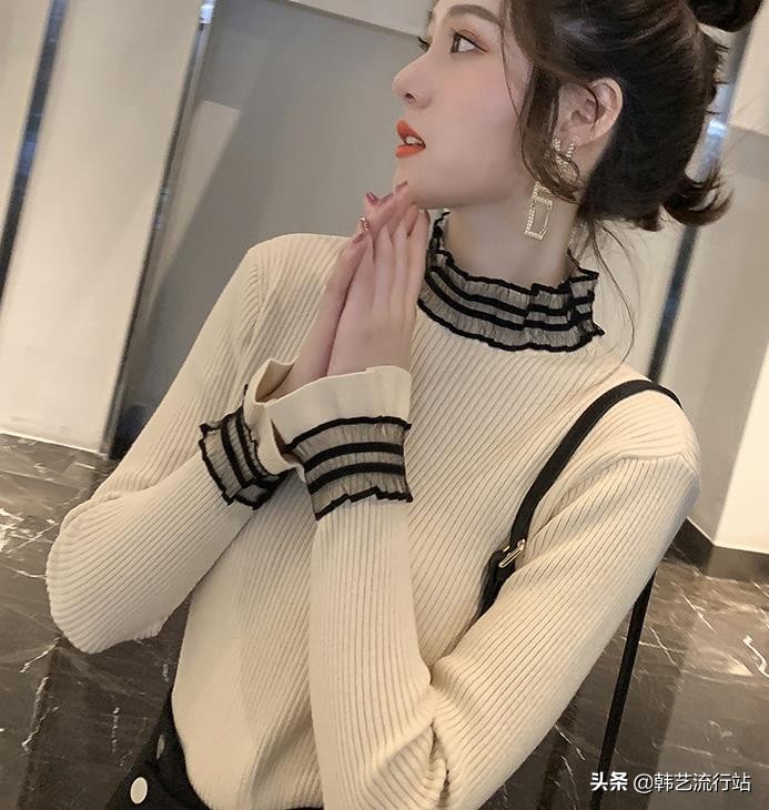 今年流行设计感毛衣,韩国设计款宽松毛衣