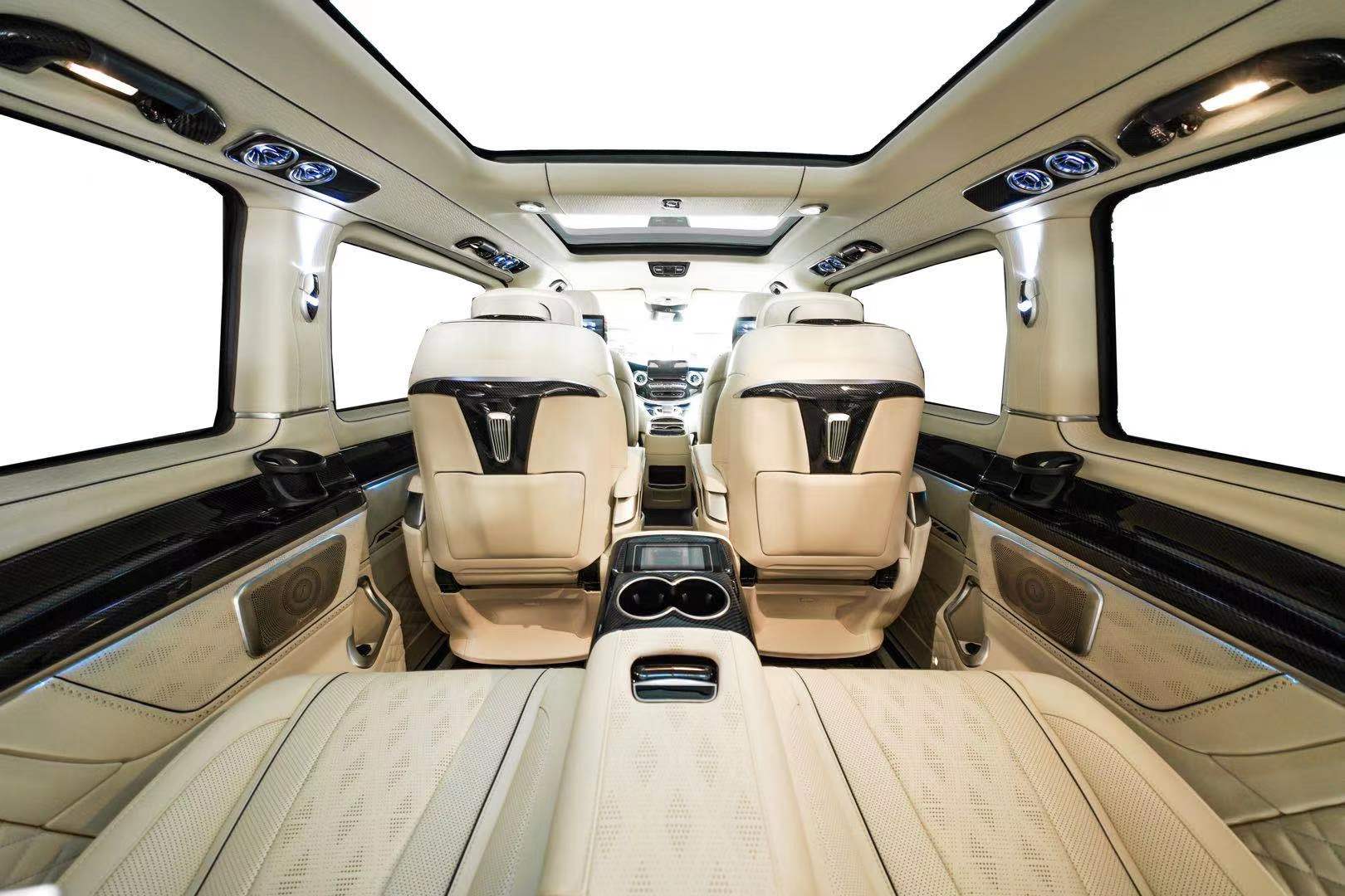 从简约到惊艳，奔驰V级商务车巅峰对决，同样的价格你会选谁？