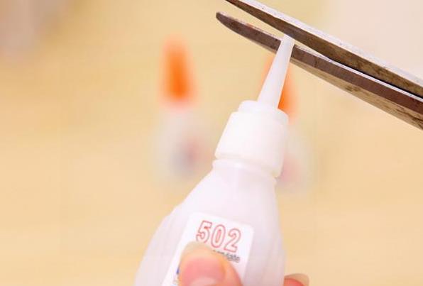 焊接剂和502万能胶,502和焊接剂哪个胶水粘性更强