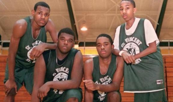 大学时期乔丹和詹姆斯的对比,詹姆斯和乔丹哪个人气高