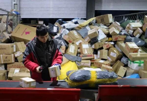 今年“双十一”，快递为啥送得这么快？