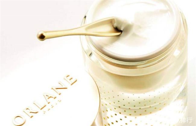 极致保湿面霜,精心补水保湿抗皱面霜