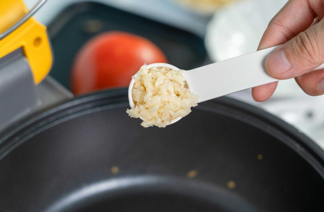 自动炒菜机30秒可出餐,炒菜黑科技九阳炒菜机