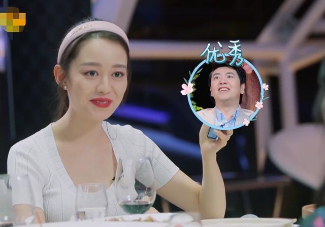 吉娜拍广告,网友偶遇贾乃亮甜馨视频