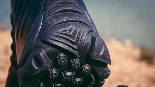 户外达人日常通勤穿的战术靴——体验BATESGX-4（E2266）战术靴