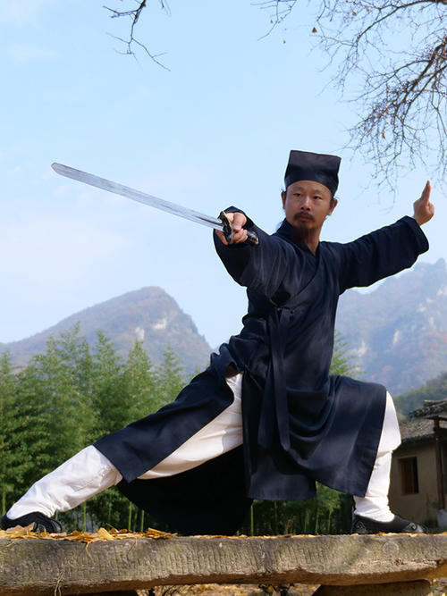 武当山陈师行轻功怎么样,武当山轻功第一人陈师行翻车