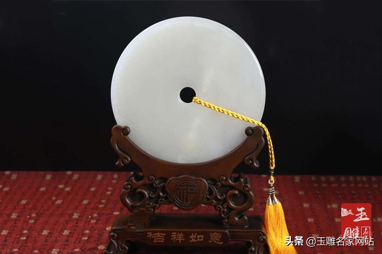 阿富汗玉和汉白玉摆件,阿富汗玉有收藏价值吗