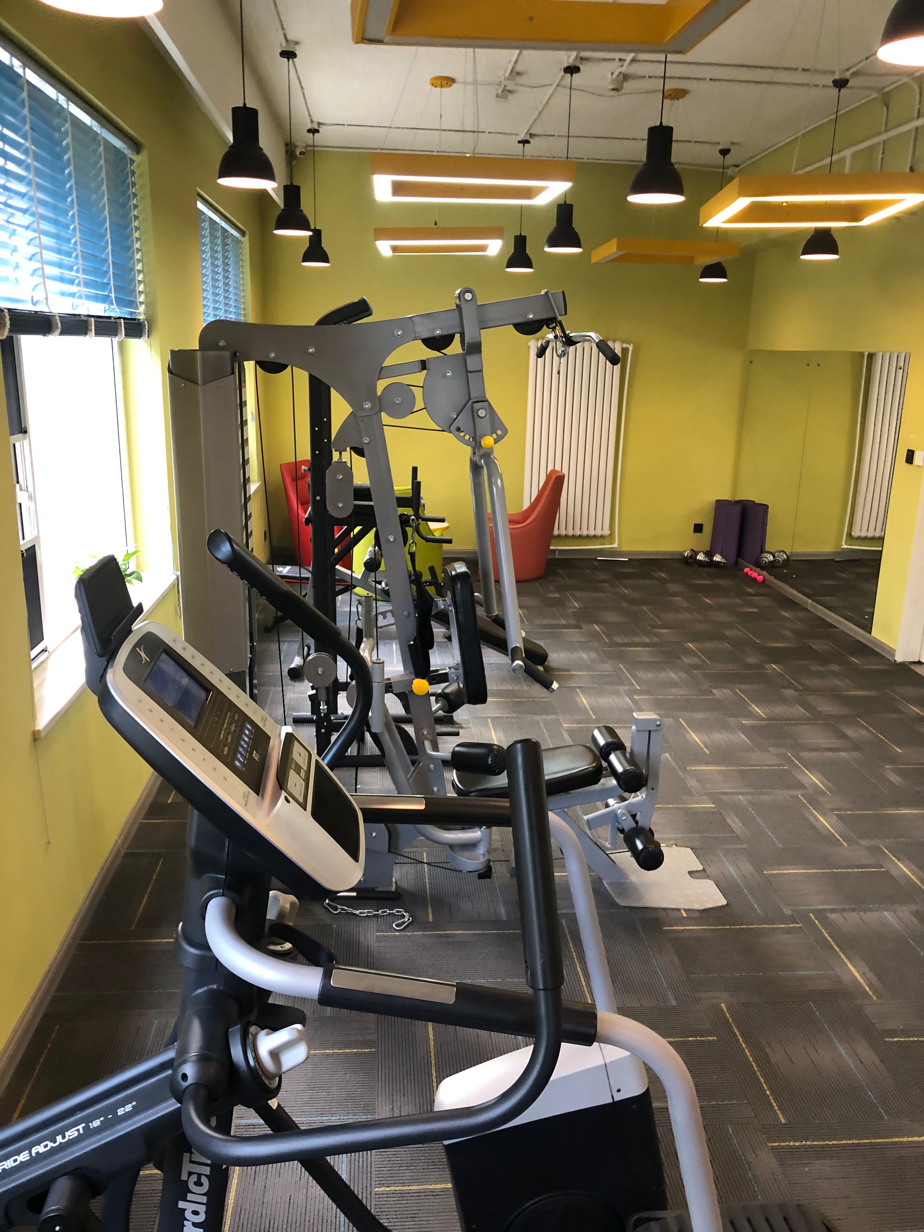 两家“宜必思.尚品”各有千秋，你的styles是什么？