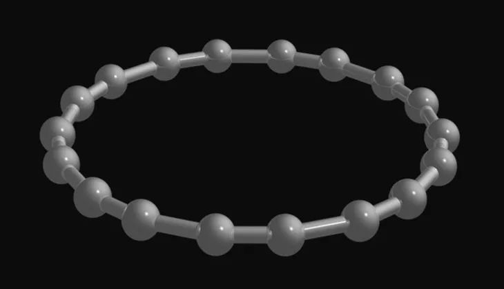 三个碳原子连成环,每个碳原子连接多少个6元环