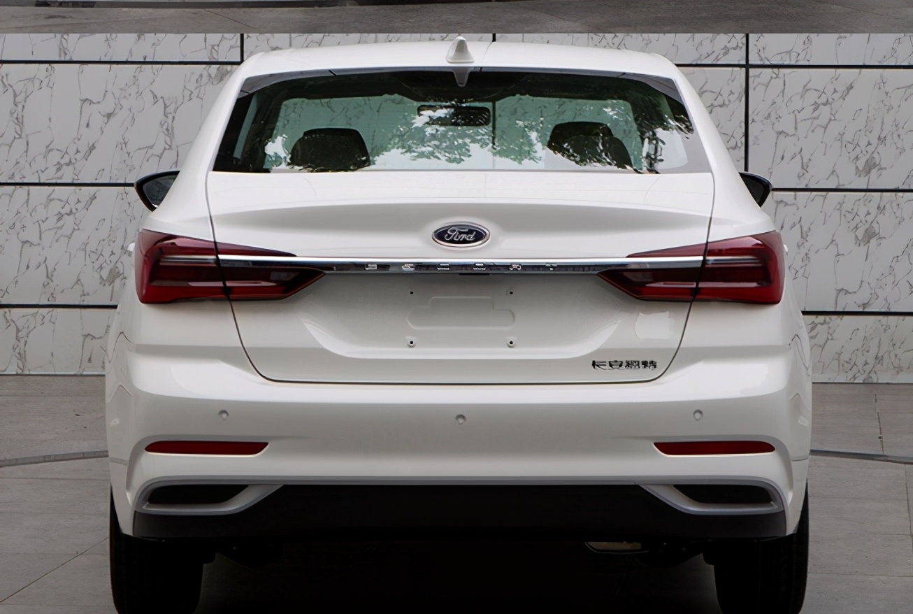 英朗1.56at和福睿斯1.56at选哪个,新款福睿斯车身是加长了吗