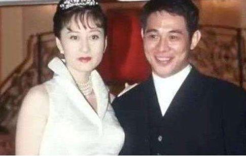 甄子丹李连杰历史对决视频,甄子丹与李连杰身体差距很大