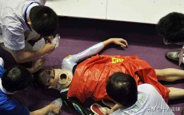 桑兰当年因伤致残得到多少赔偿,冠军桑兰高位截瘫17年是谁导致