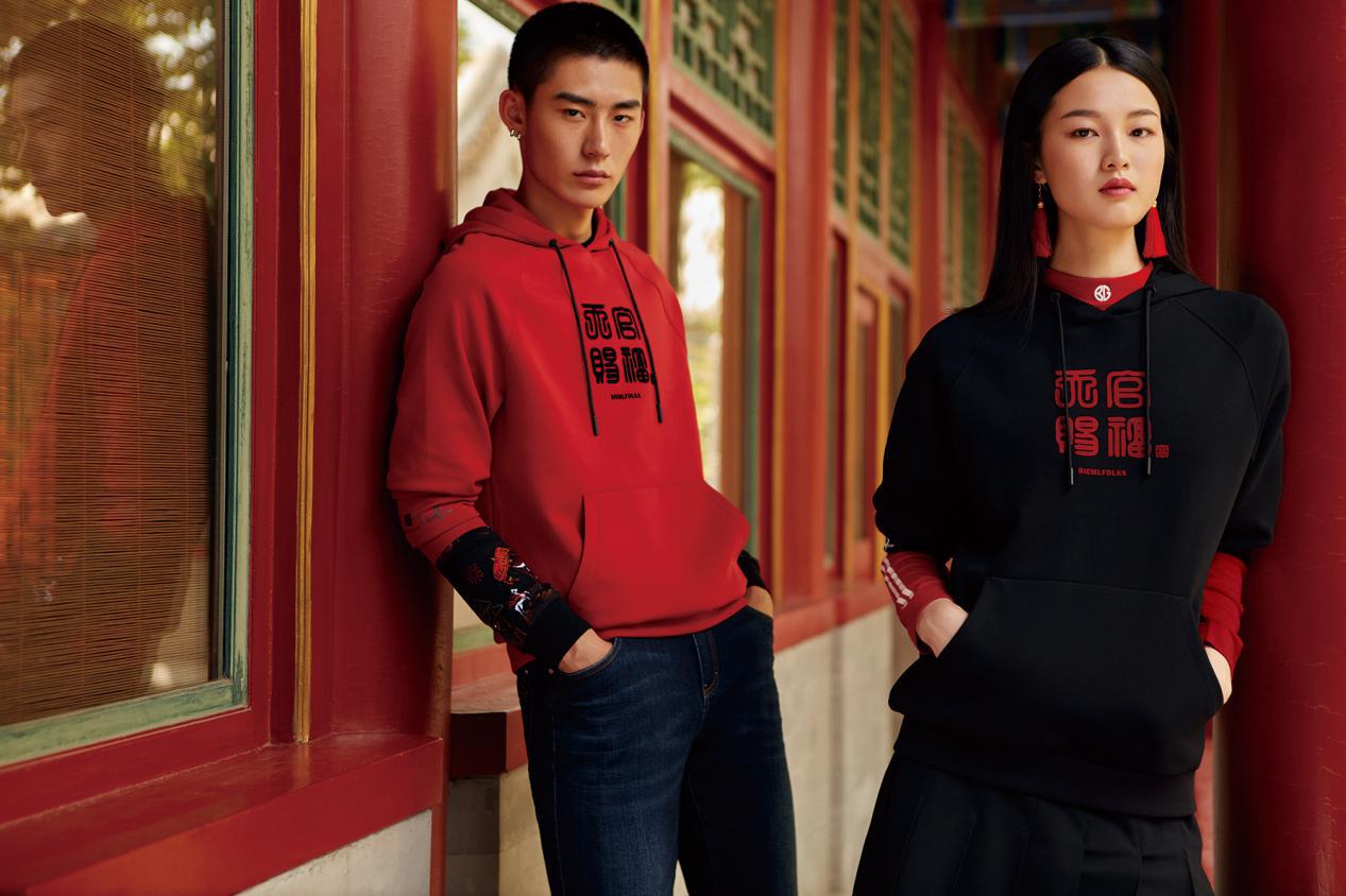 浼楁槦浜浉鏃跺皻搴嗗吀,浼楁槦浜戦泦鏃跺皻鐩涘吀