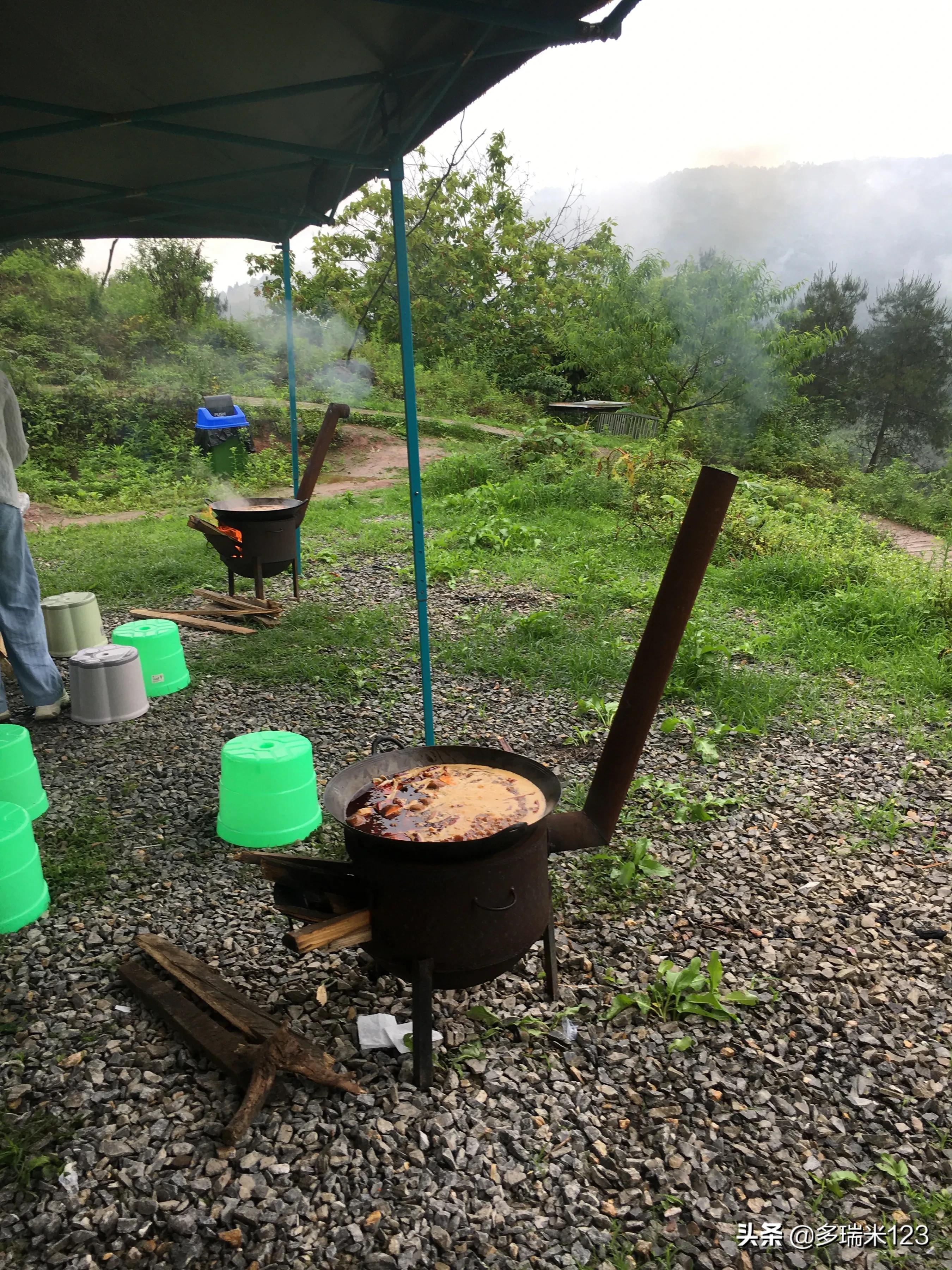 走，去东温泉吧，火锅+摸鱼+泡温泉