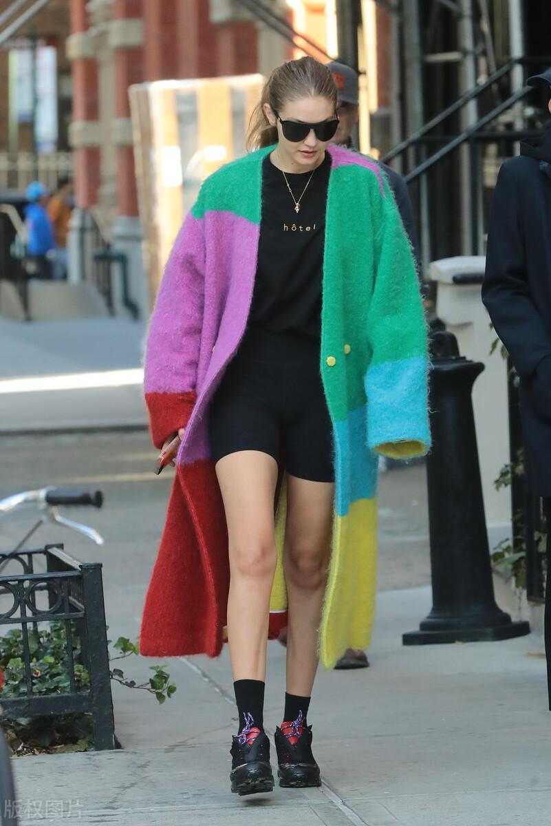 深绿撞色搭配高级感,撞色搭配满满都是高级感