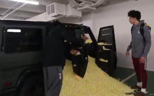 nba整蛊人集锦,nba整蛊新秀库里