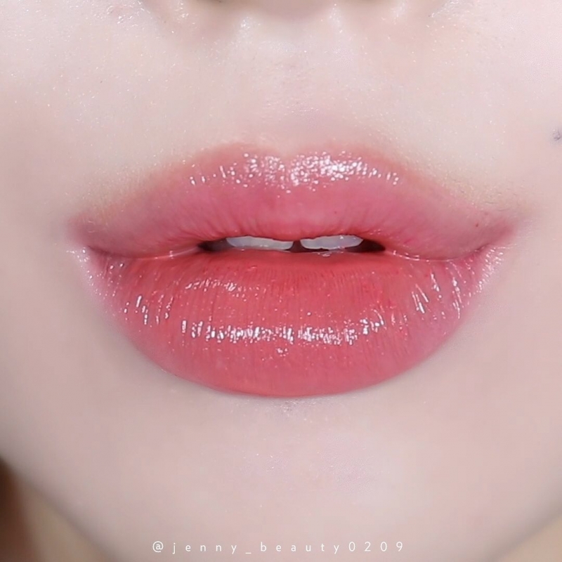 洋妞疯打针丰唇，不如借助丰唇化妆术，傻脸靠它瘦脸走出情伤