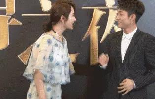 张一山回应何时娶杨紫像极了爱情,张一山对杨紫说我爱你