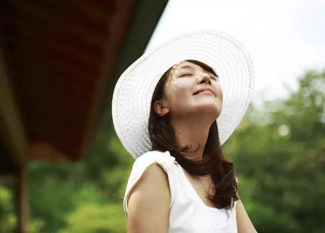 日本女生拍照pose大全,女生近照拍照pose大全