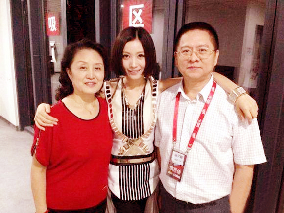 歌手姚贝娜离世前的忠告,姚贝娜奶奶晚年生活