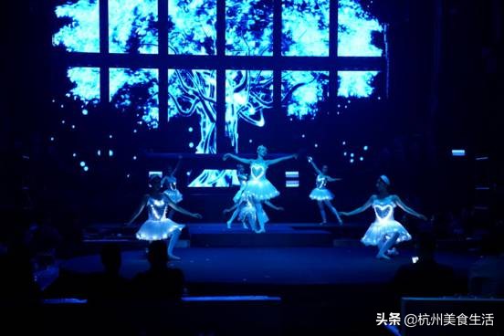 璀璨光芒引领行业风尚，名人网红齐聚为杭州金夫人14周年庆生