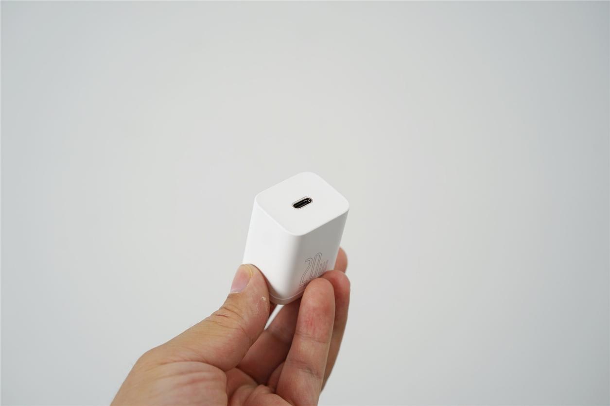 倍思苹果快充哪个系列好,倍思超级硅20w快充和氮化镓