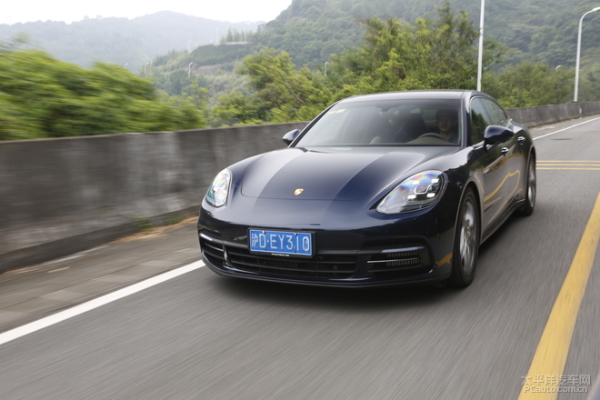 保时捷panamera混动深度测试 (全新保时捷panamera4s 2.9t试驾感受)