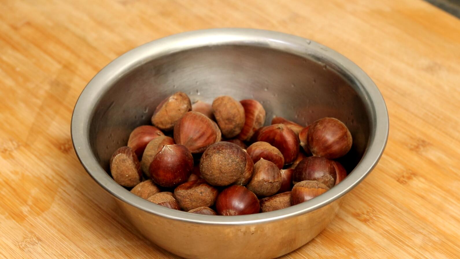 糖炒栗子怎么炒才会又软又糯,糖炒栗子怎么再次加热好吃