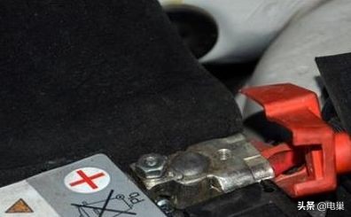 蓄电池更换参数标准,ups更换蓄电池步骤