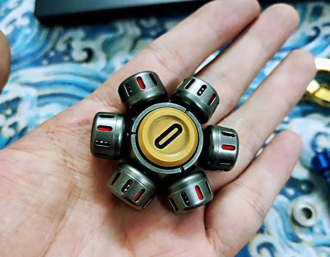 哪种指尖陀螺炫酷和耐玩,时空熔炉指尖陀螺多少钱