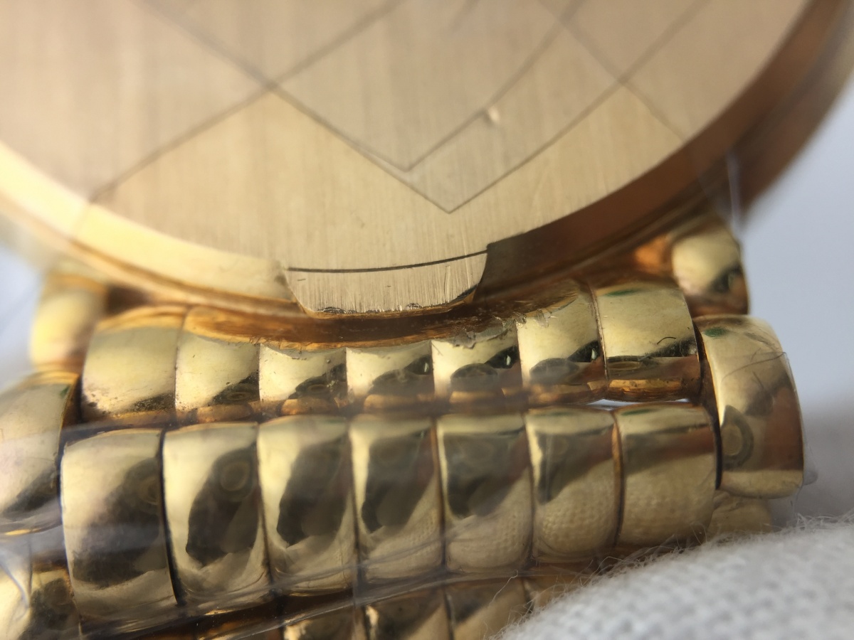 买二手表怎么去鉴定呢,买二手表怎么看表是否有翻新